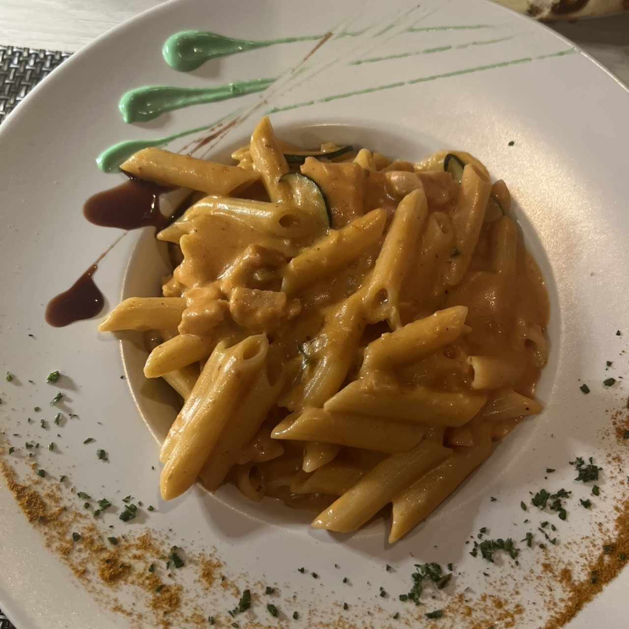 Penne de Salmón y Zucchini