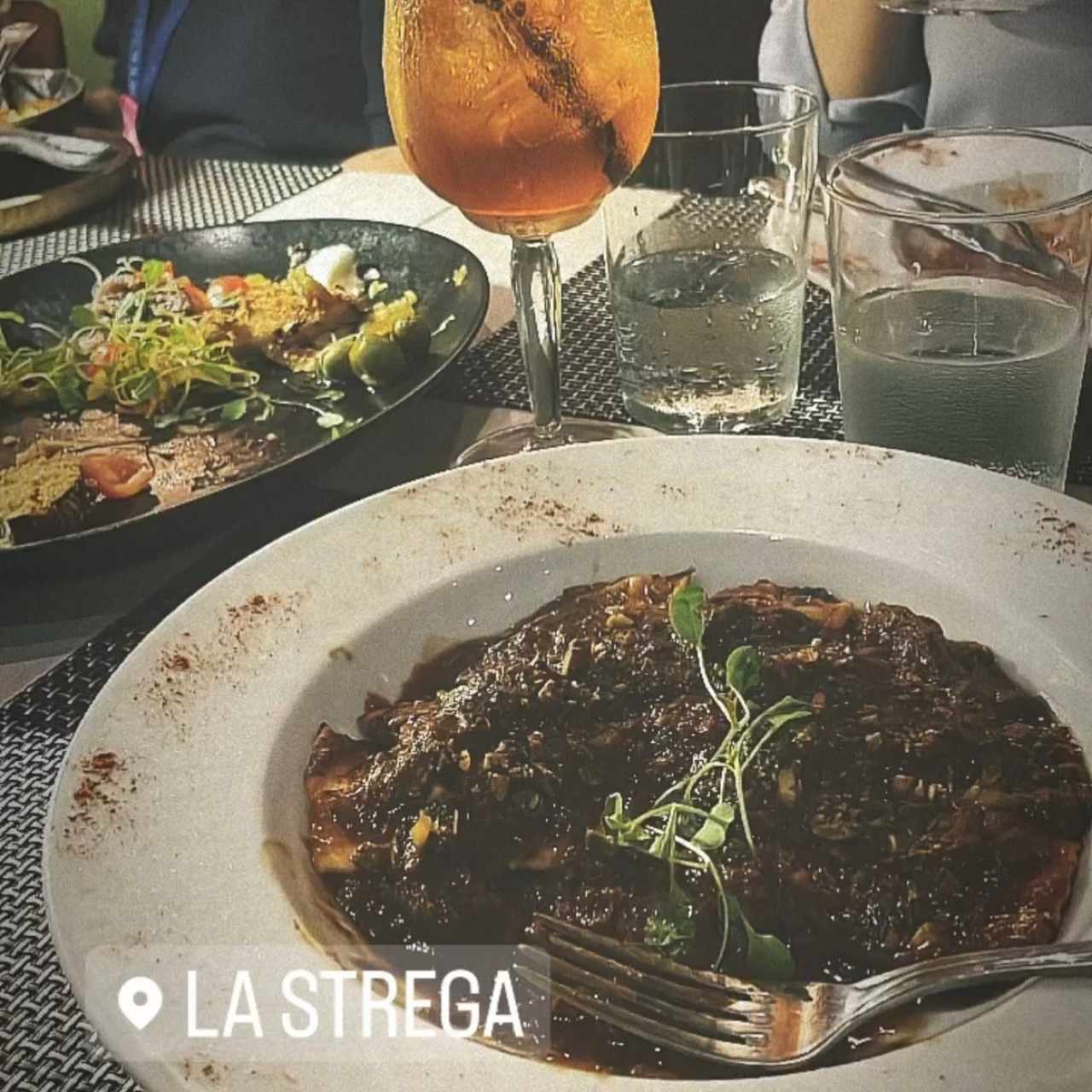 Ravioli de queso de cabra en estofado de cordero