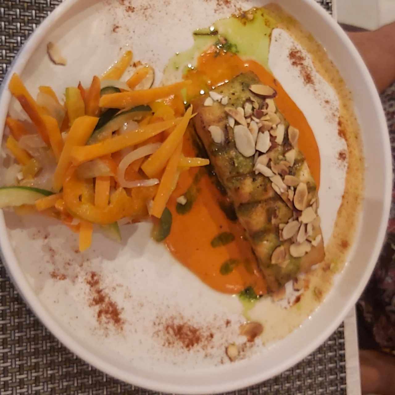 salmón con vegetales 