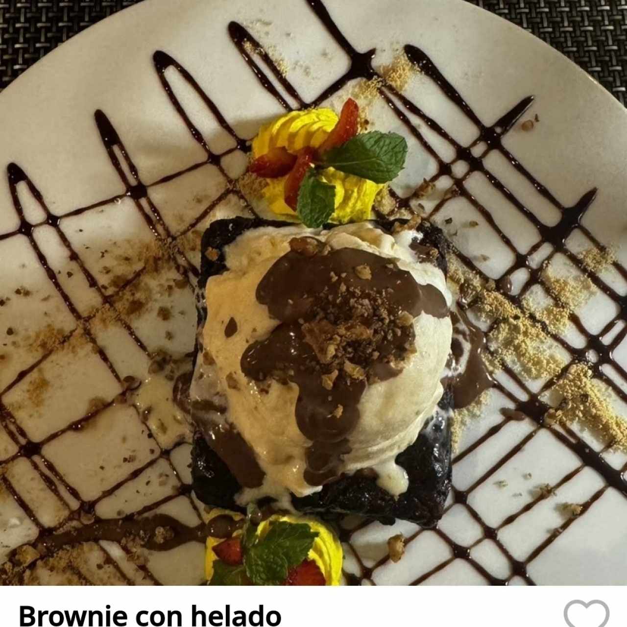 Brownie con helado