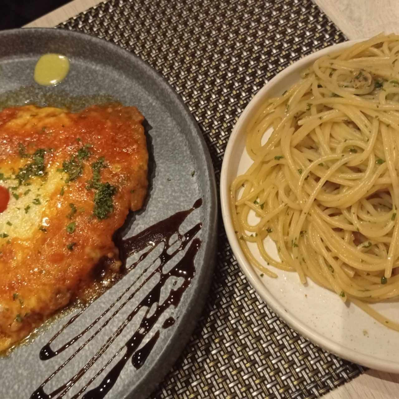 milanesa de res a la parmesana con pasta agliolio