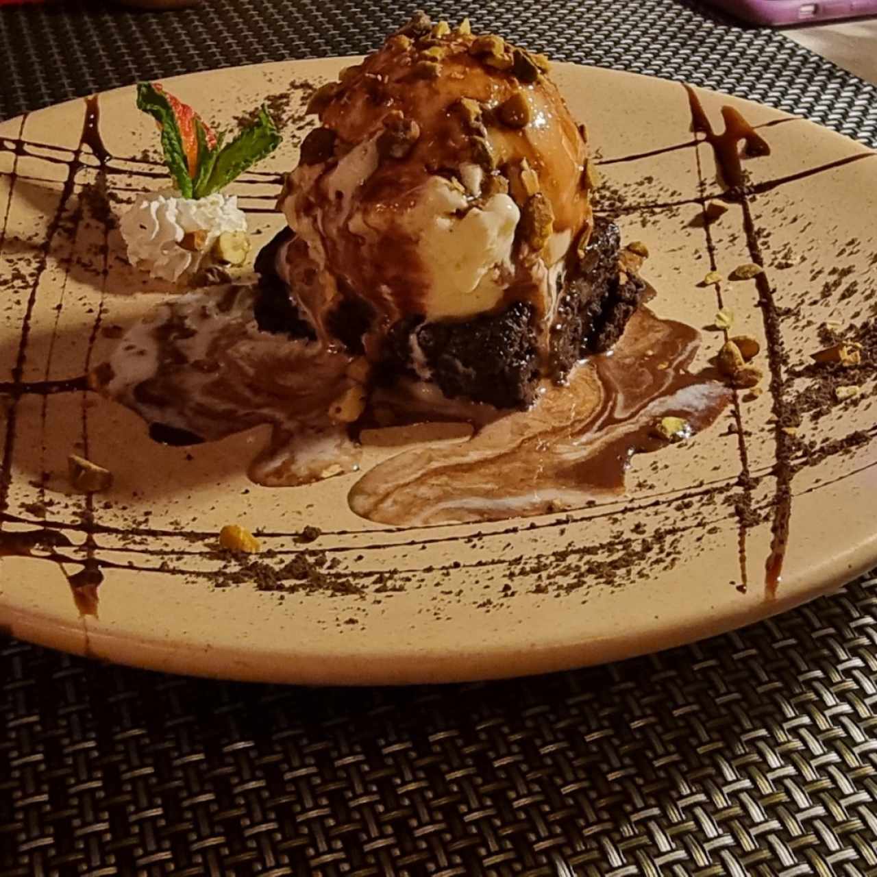 BROWNIE CON HELADO