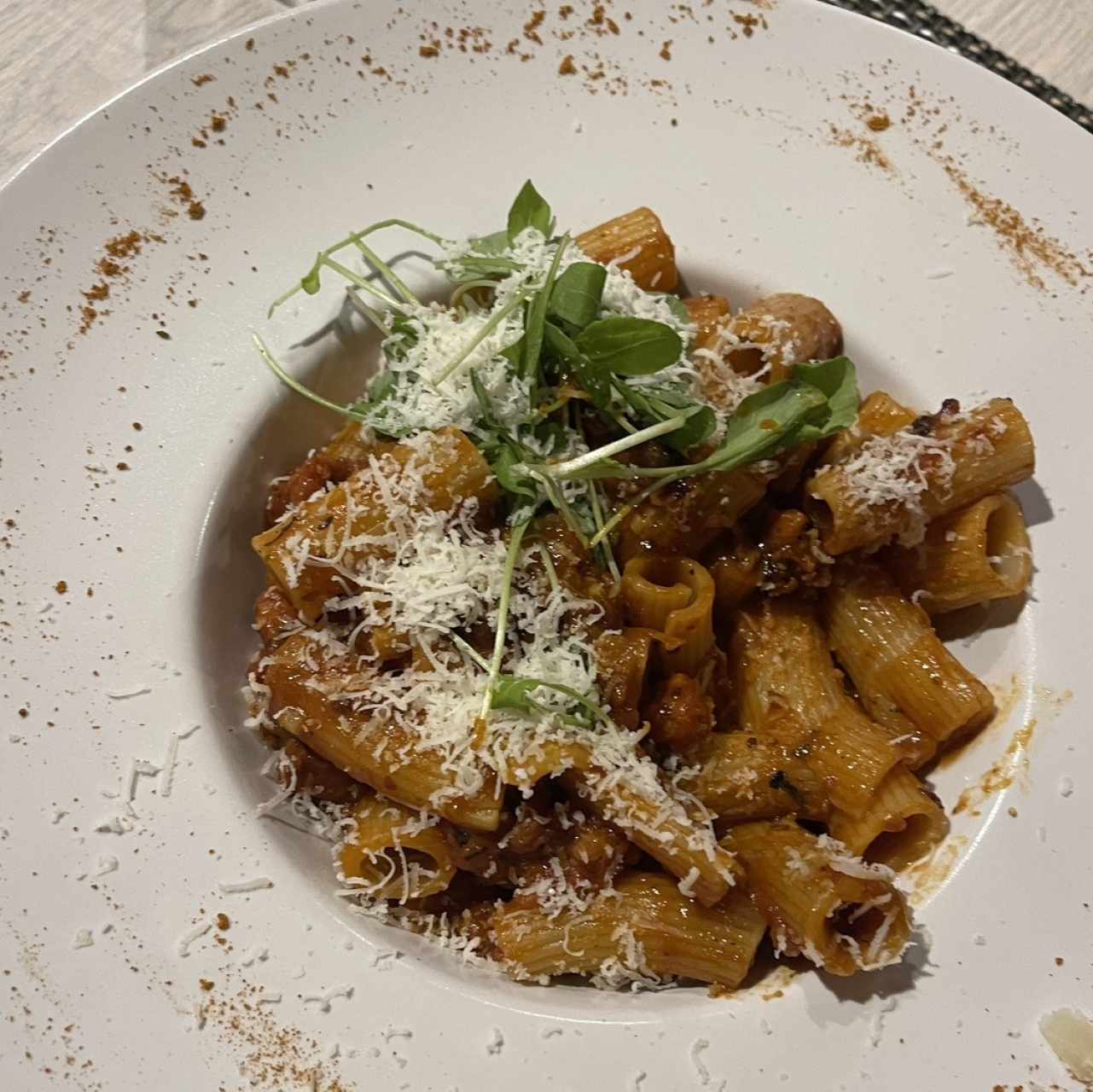 Rigatonnis al Ragu con Chorizo
