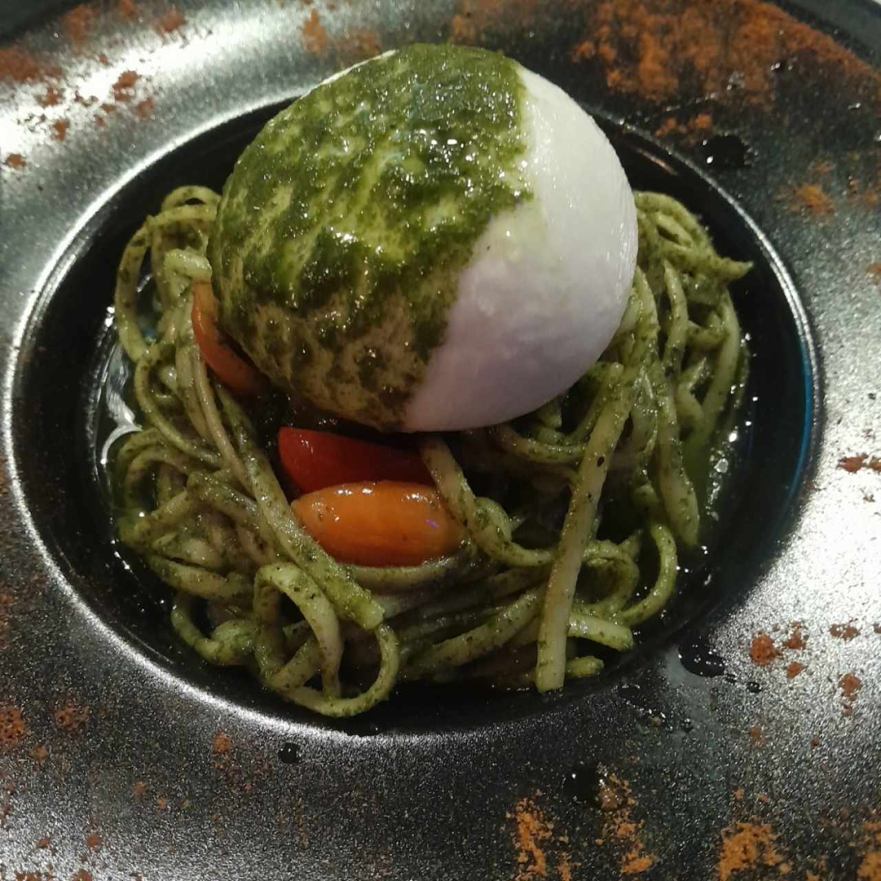 linguinni al pesto in burrata