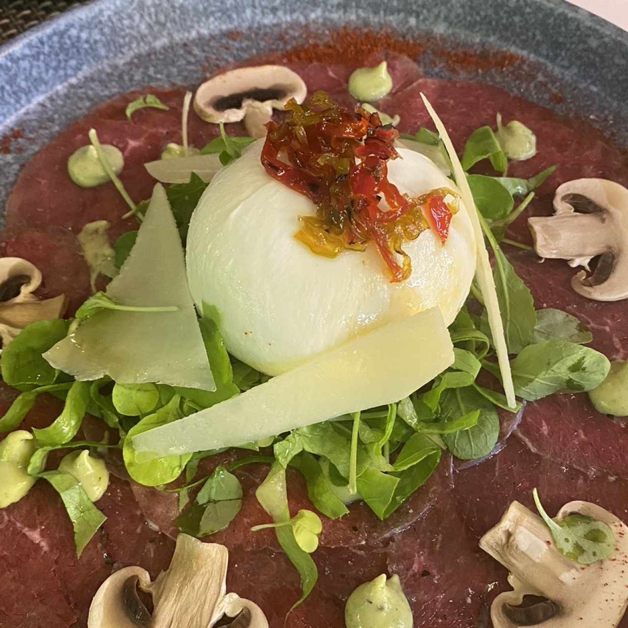 Carpaccio di Manzo con Burrata Trufada