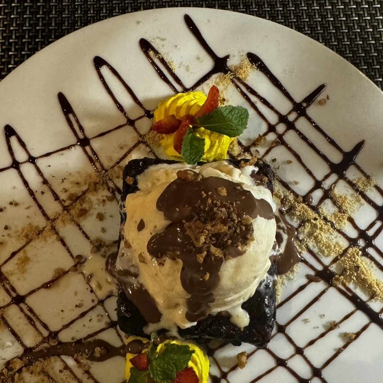 Brownie con helado