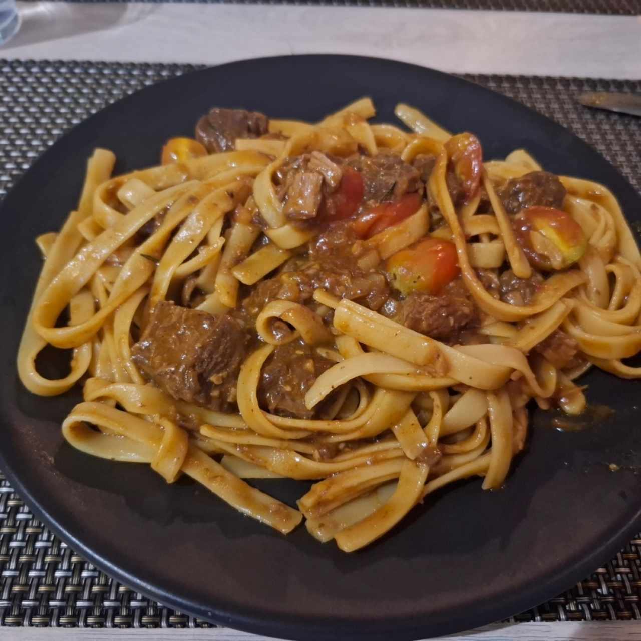 fetuccini estofado de sport ribs