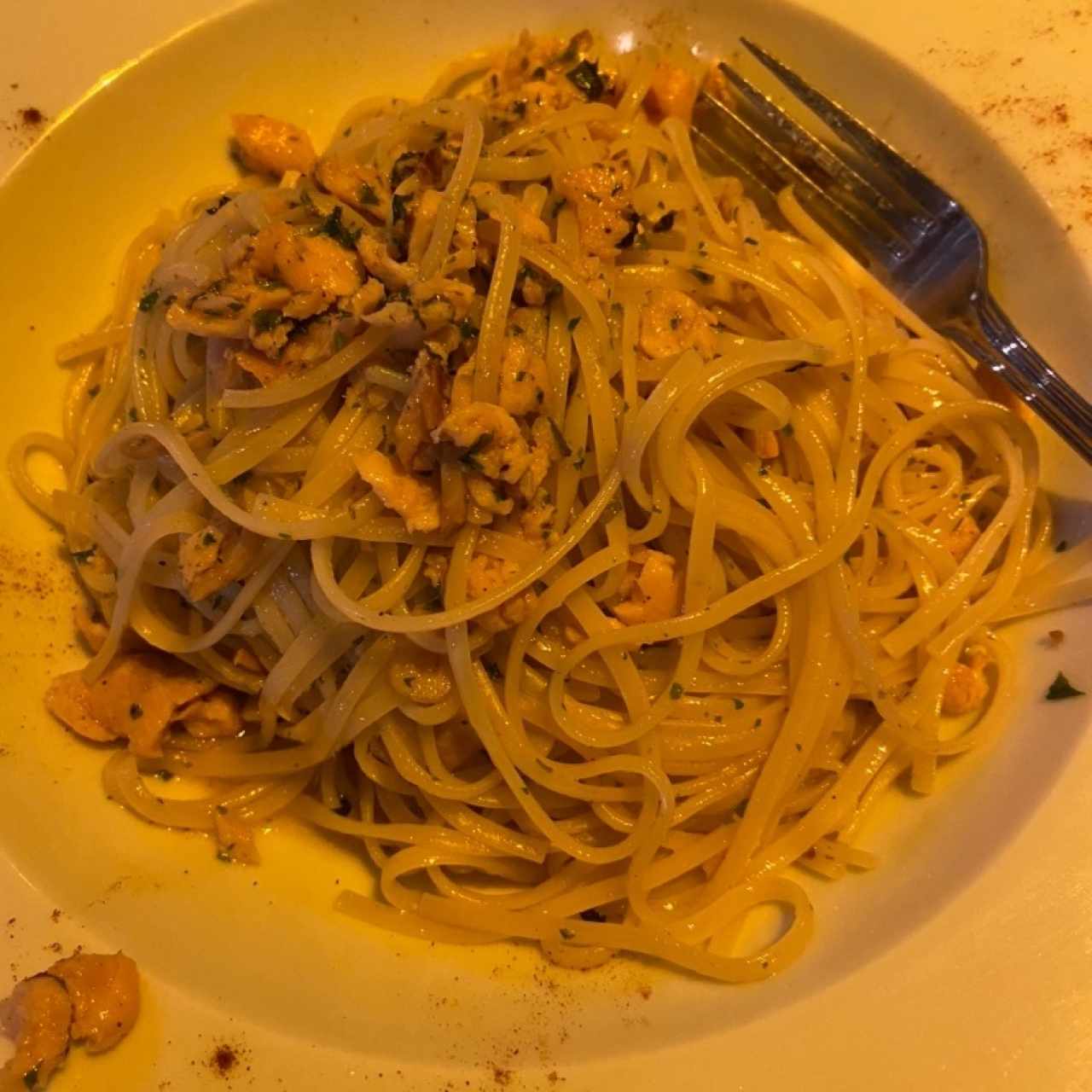 spaguetti al aglio trufado con salmon