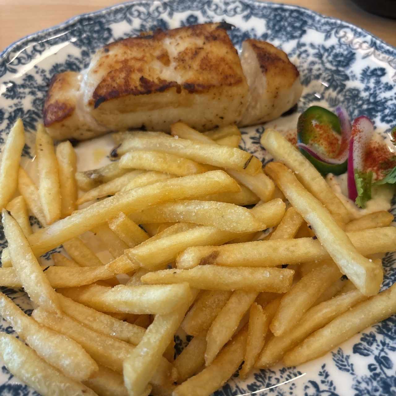 Corvina Mediterránea con Guarnición