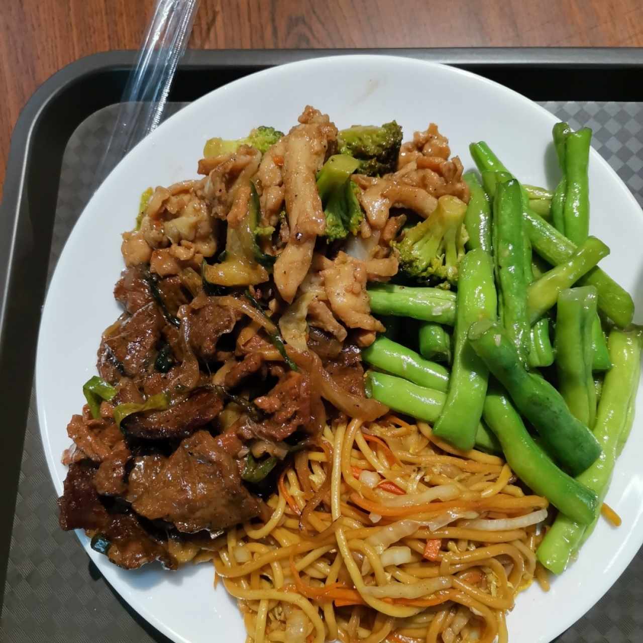 Carne Mongolia con habichuelas y pollo