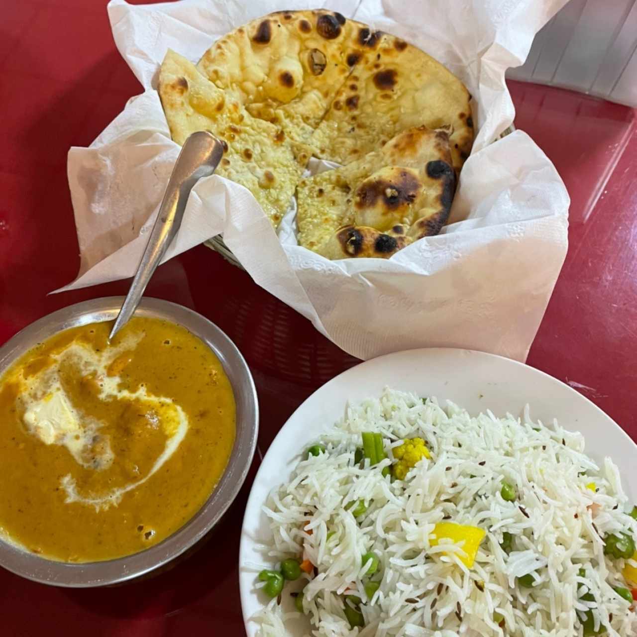 Pollo - Murg Makhani naan y pulao