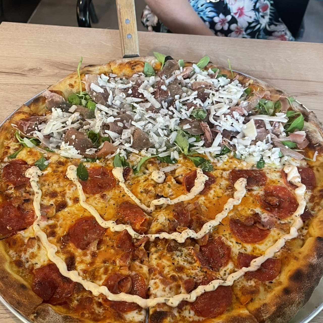 Pizza mitad de un sabor mitad del otro