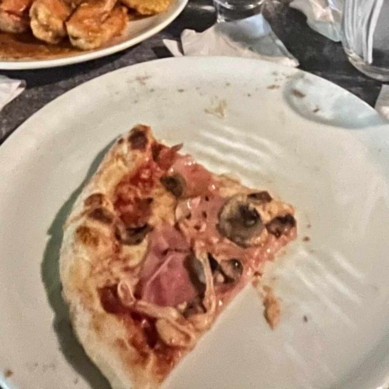 Pizzería - Prosciutto e Funghi