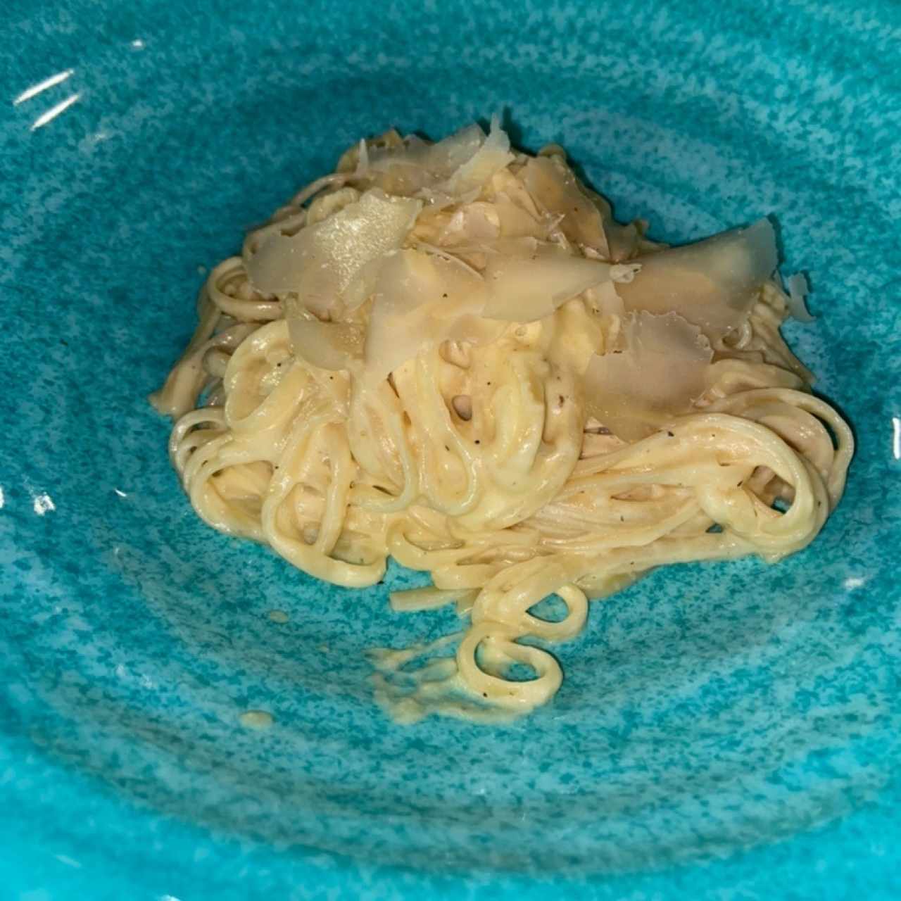 FETTUCINE ALL’ UOVO ALLA CREMA DI FORMAGGIO 