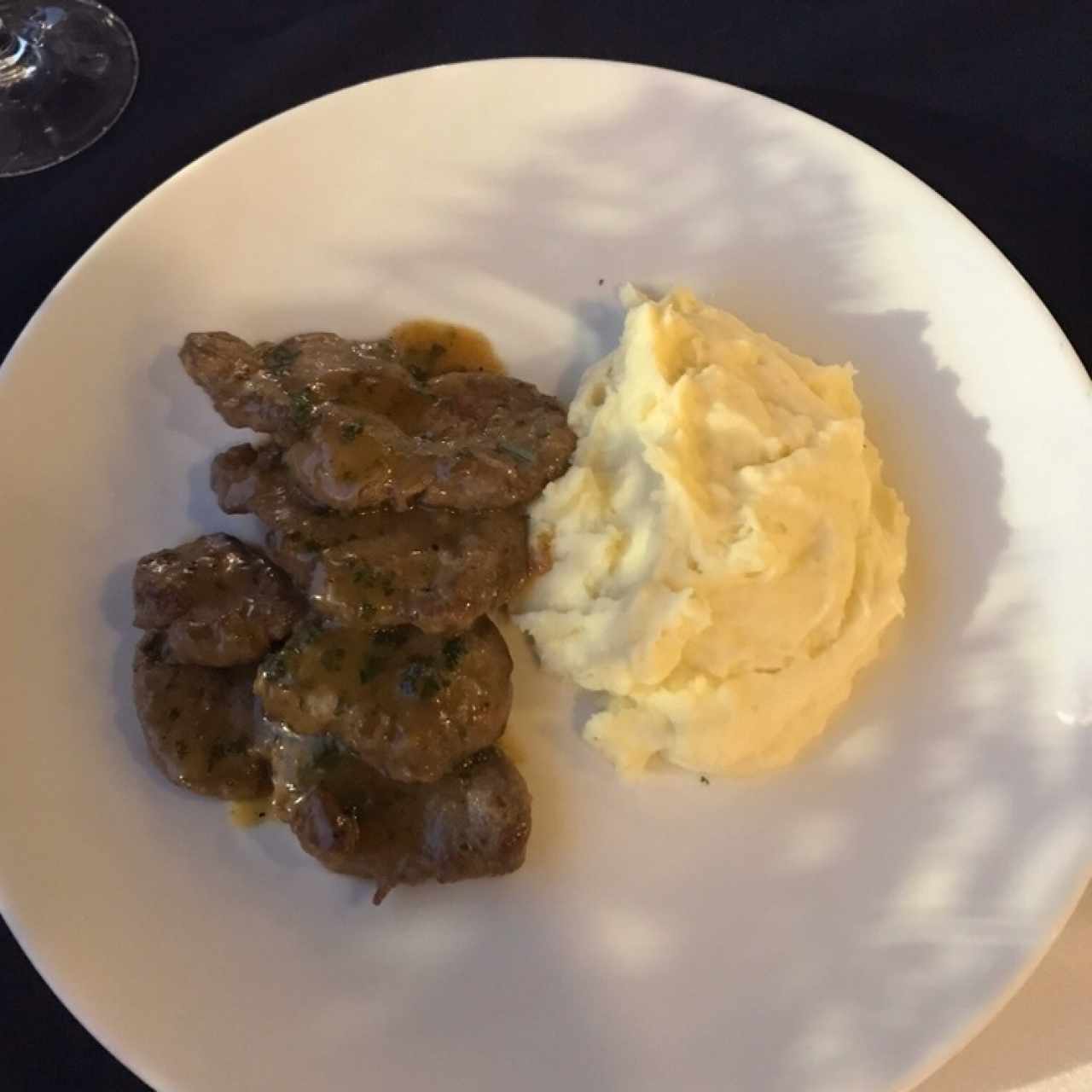 FILETTO EN SALSA DE CHAMPIÑONES