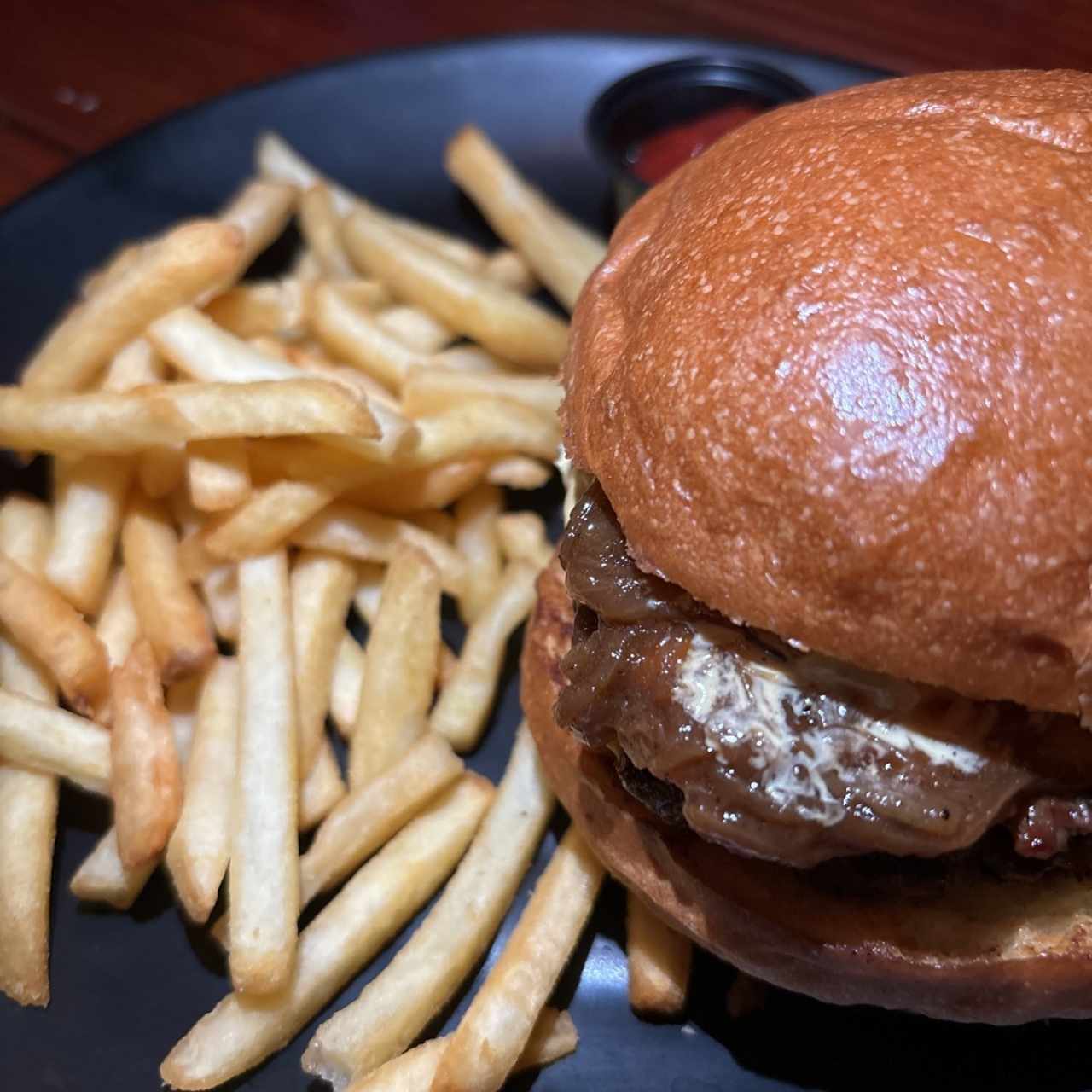 Main Course - Classic American Cheeseburguer