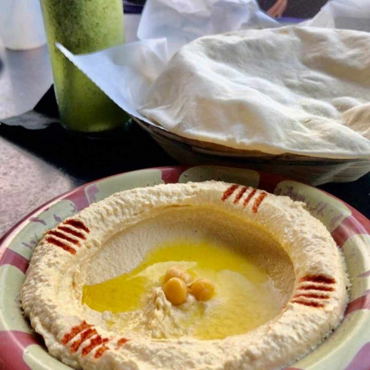 hummus con pan pita