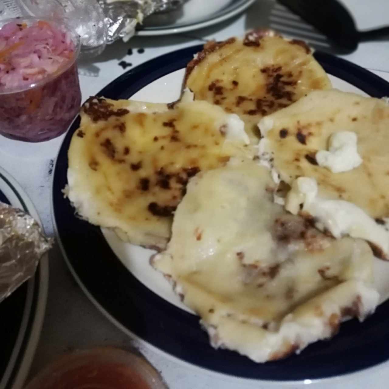 Pupusas de Chicharrón y Pupusas de Queso 