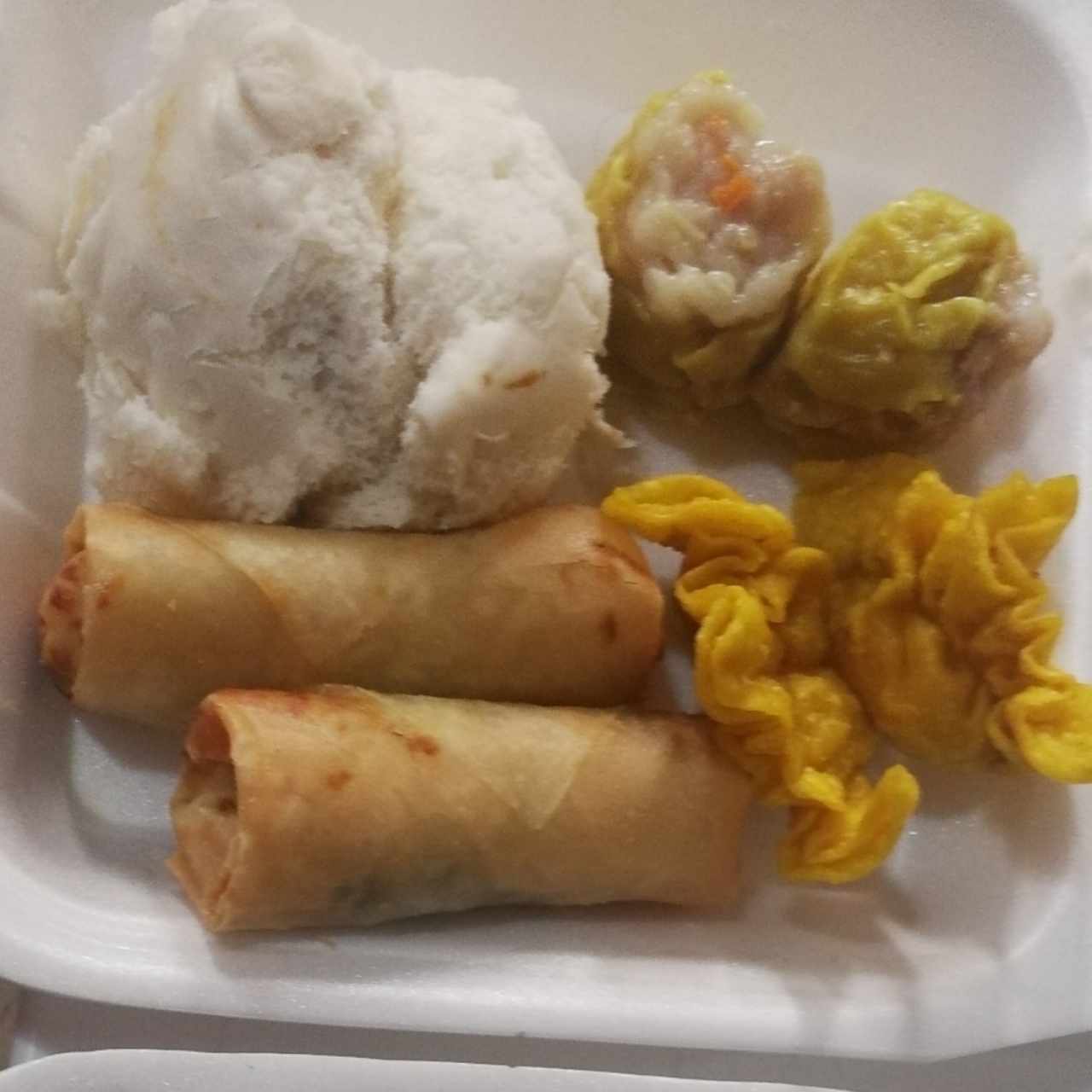 Ham Pao, siu mai, rollitos primavera y wanton de camaron