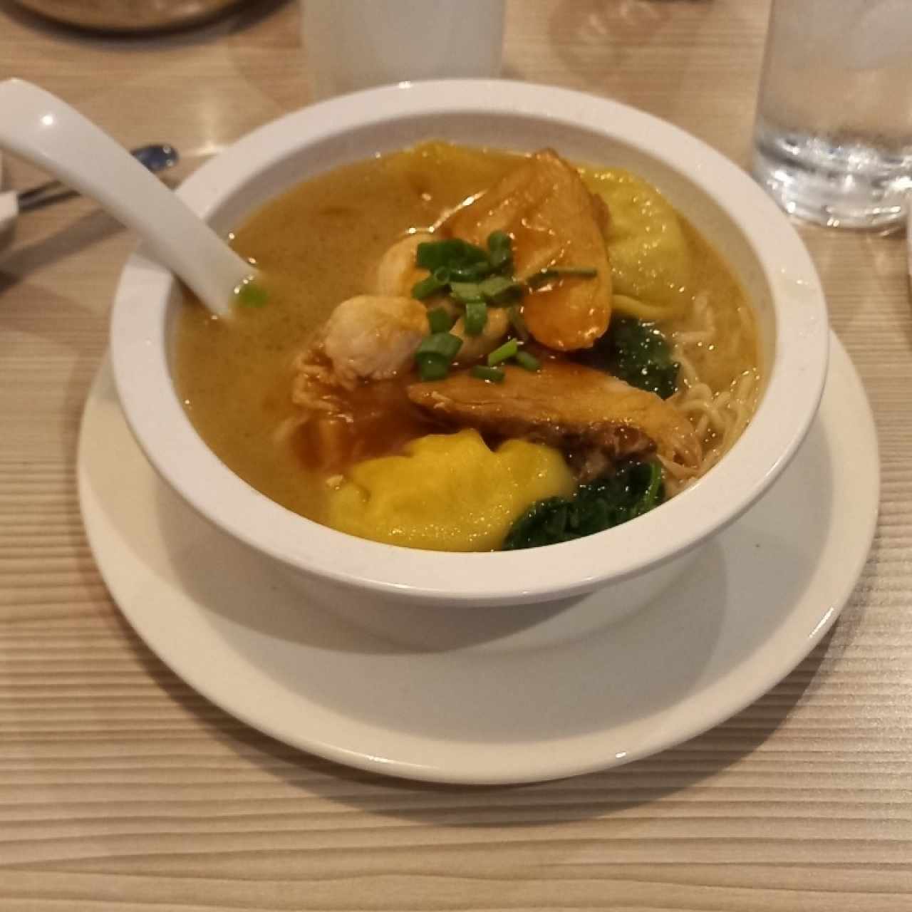 sopa de wanton