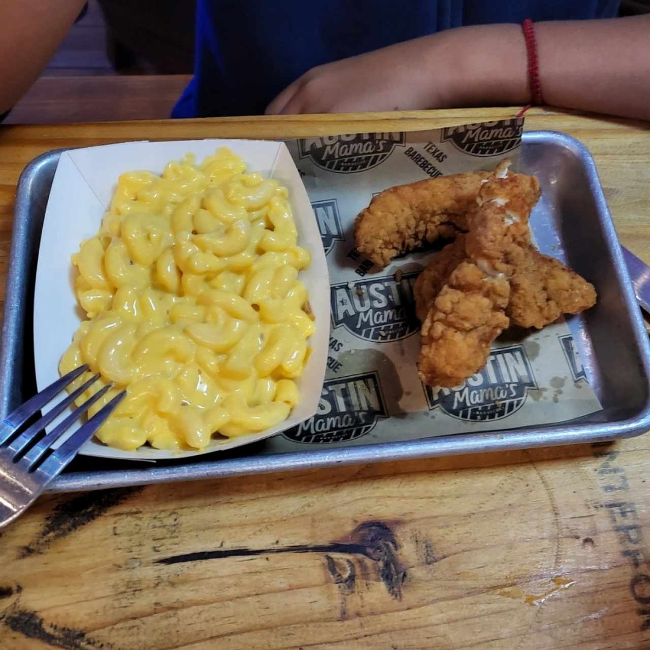 Chicken fingers con Mac&Cheese