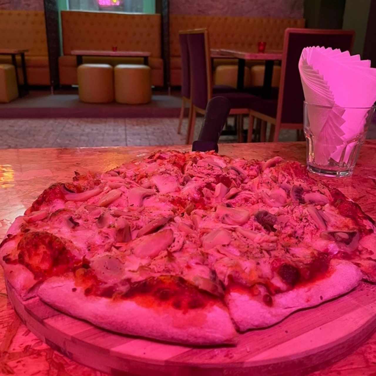 Pizza de pollo con hongos