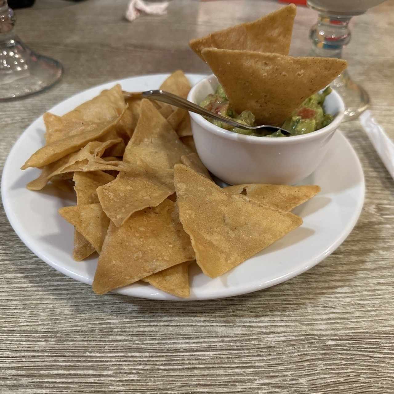 Guacamole con chips