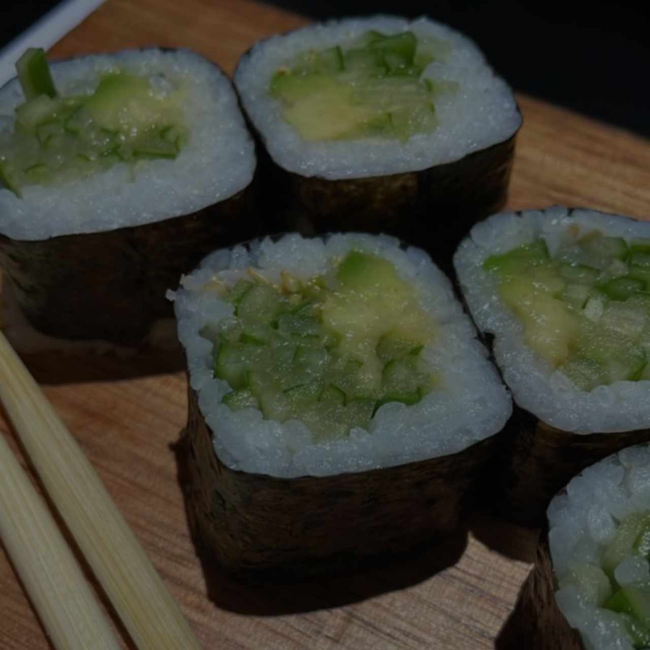 Avo-Q Maki