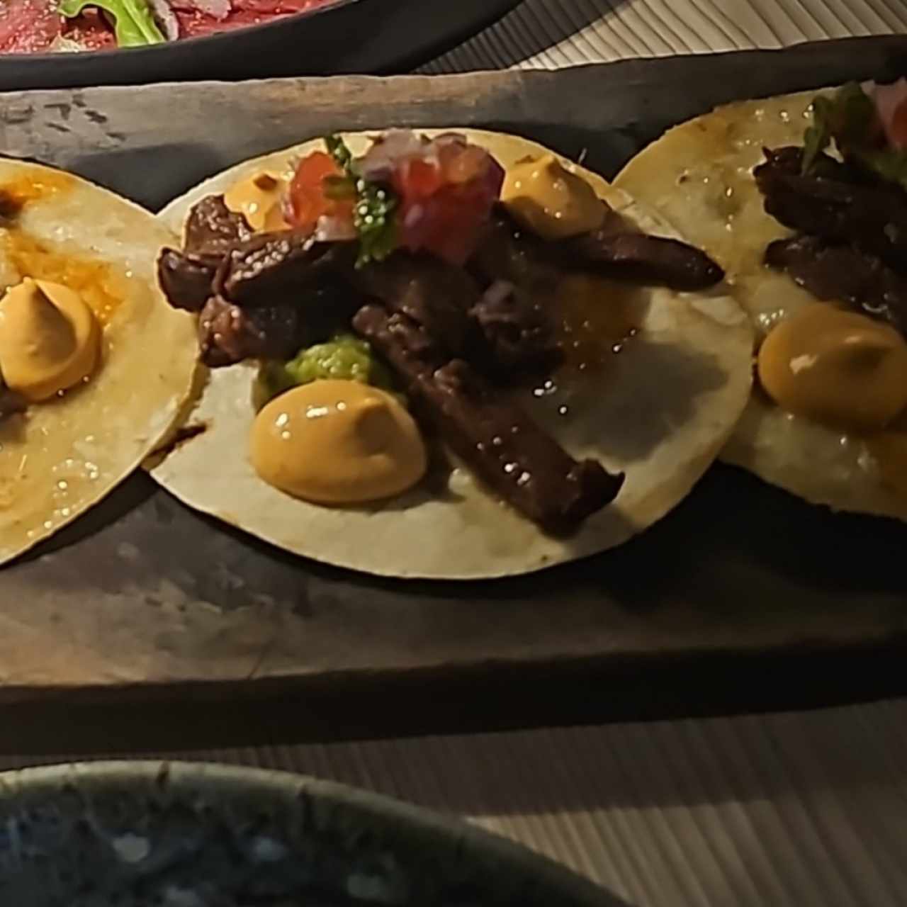 Entradas -Appetizers - Tacos de entraña