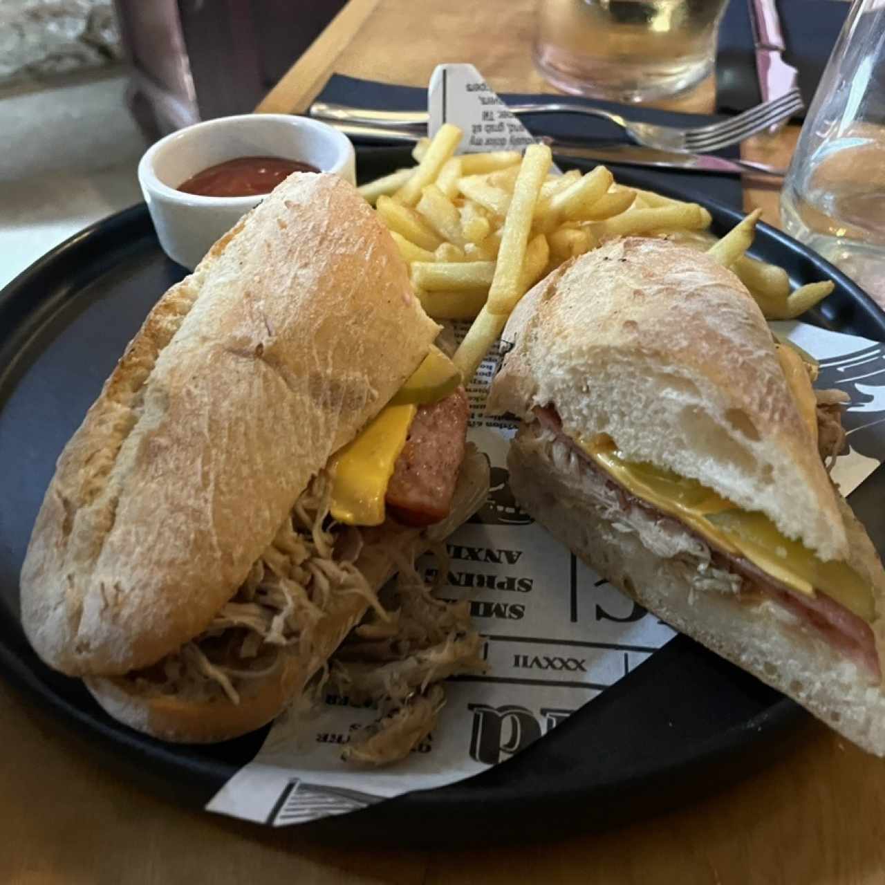 Menú - Sandwich Cubanito