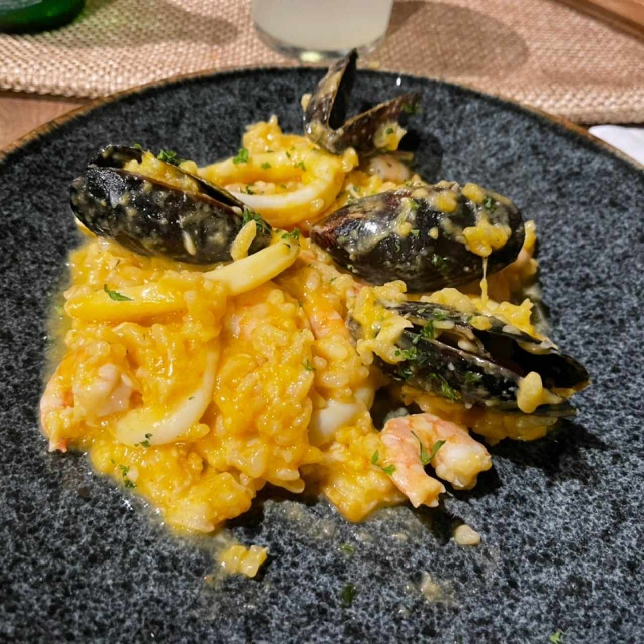 Risotto con Camarones y Calamares