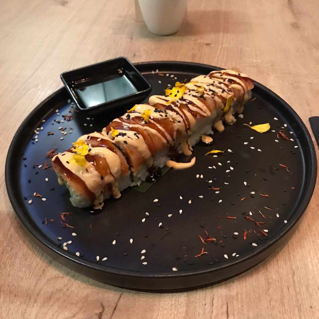 Salmocado Roll