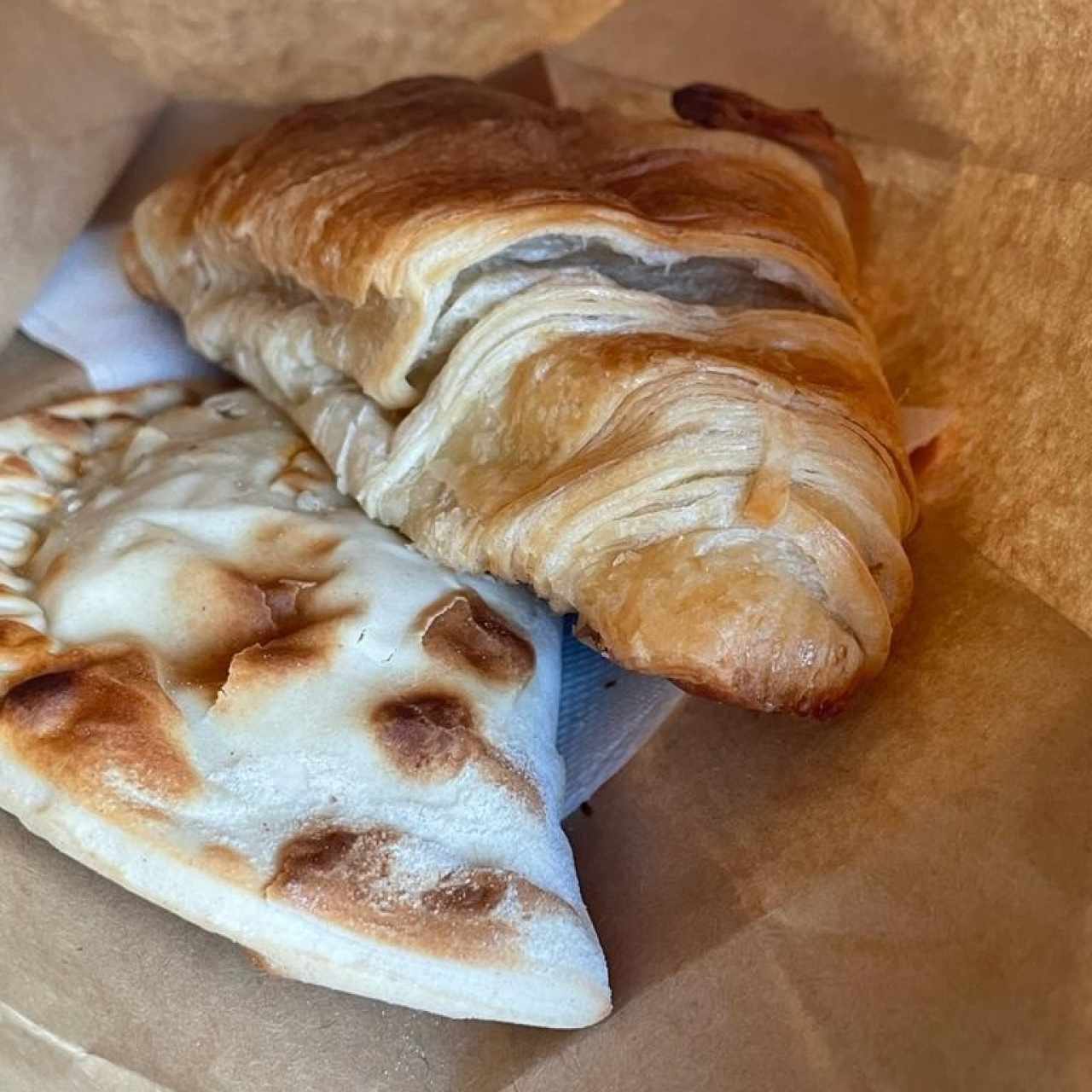 Empanada de Chorizo y Croissant