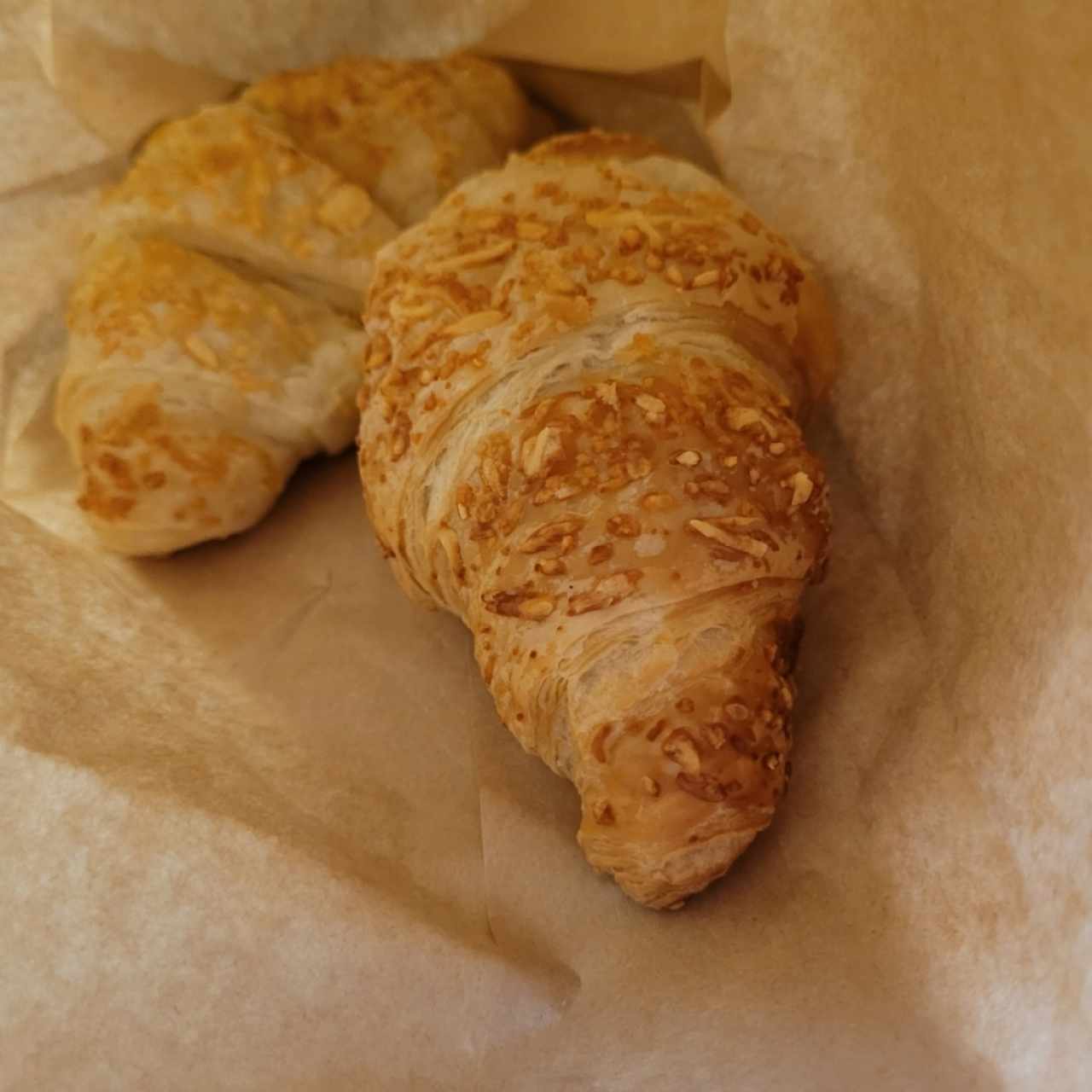 croissant queso