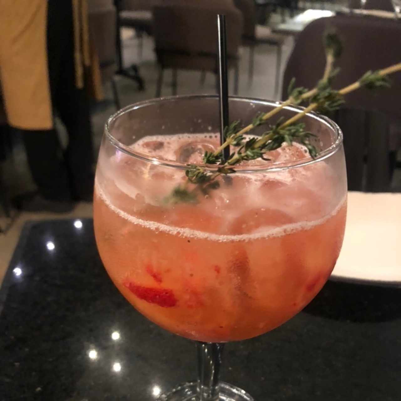 Coctel Tomillo de la Casa 