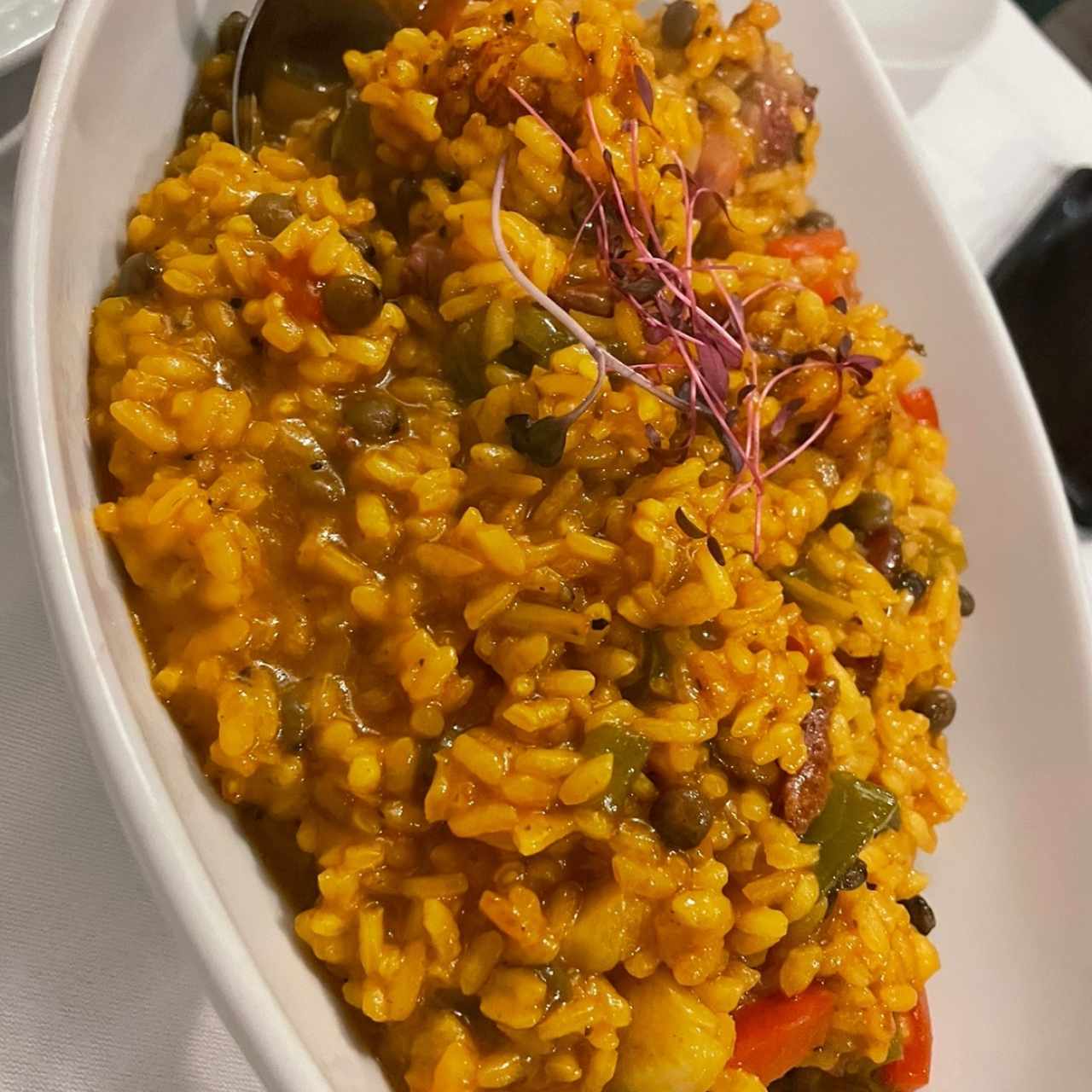 Arroz meloso de costilla ahumada y guandú