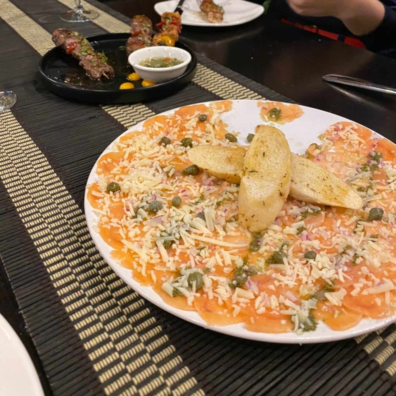 Entradas - Carpaccio de Salmón