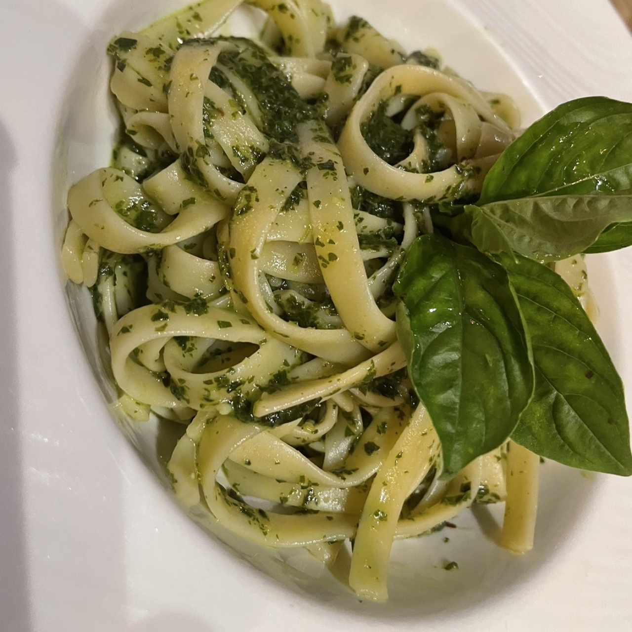 Espaguetis Con Pesto De Pistachos