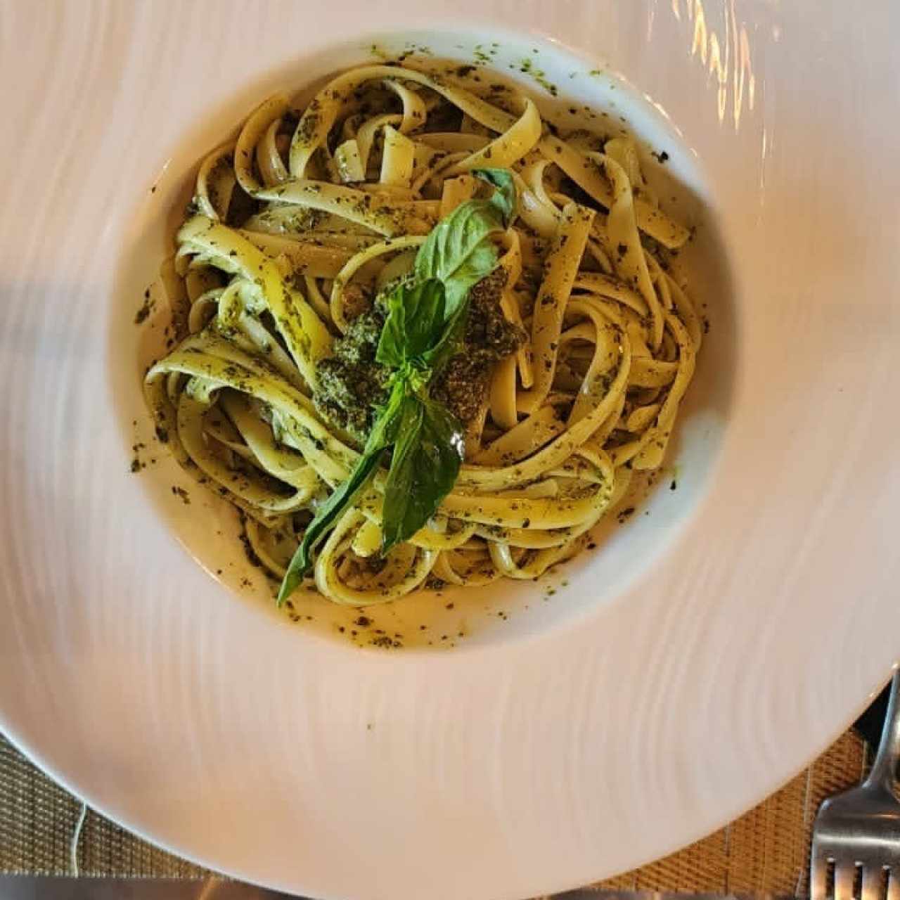 Linguine con Salsa Pesto a la Ligure