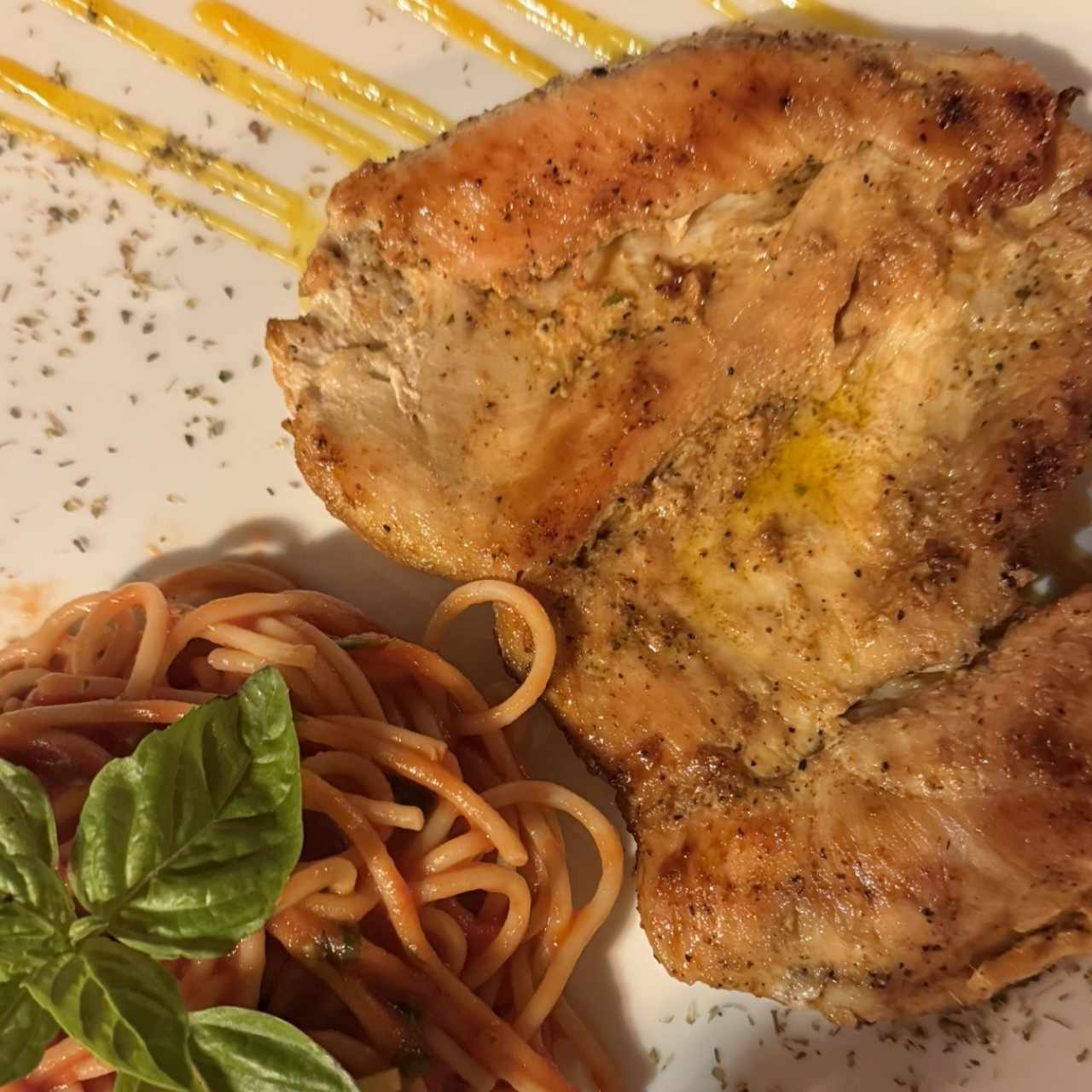 Pollo a la plancha con pasta