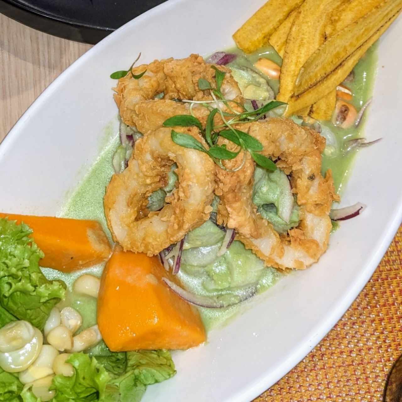 Ceviche de Corvina con Crema de Aguacate