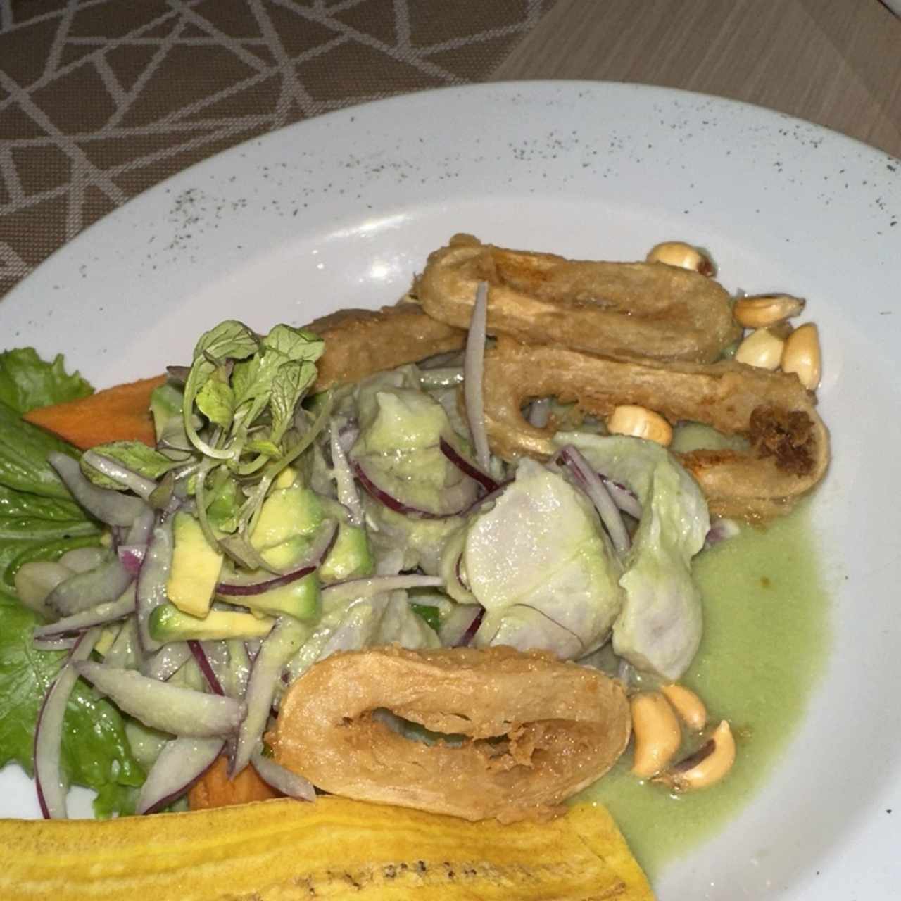 Ceviche de Corvina con Crema de Aguacate