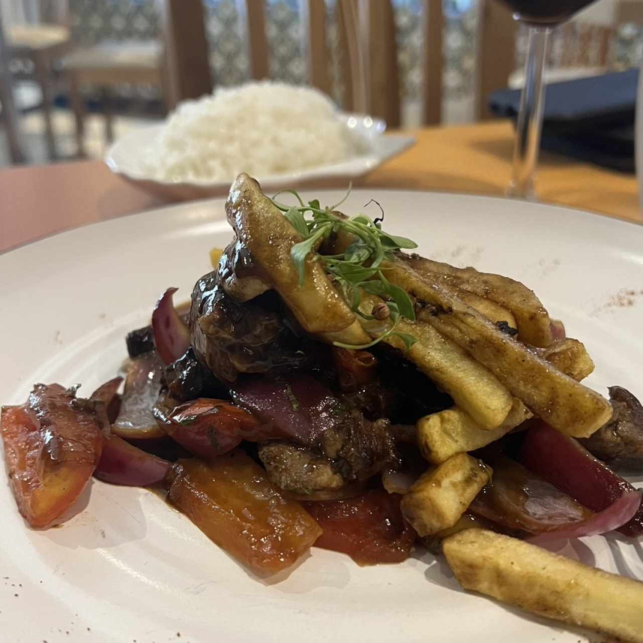 Carnes - Lomo Saltado