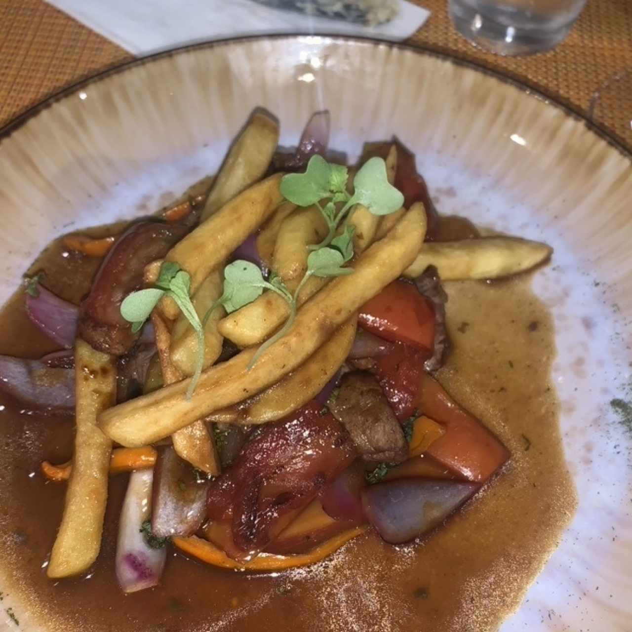 Carnes - Lomo Saltado