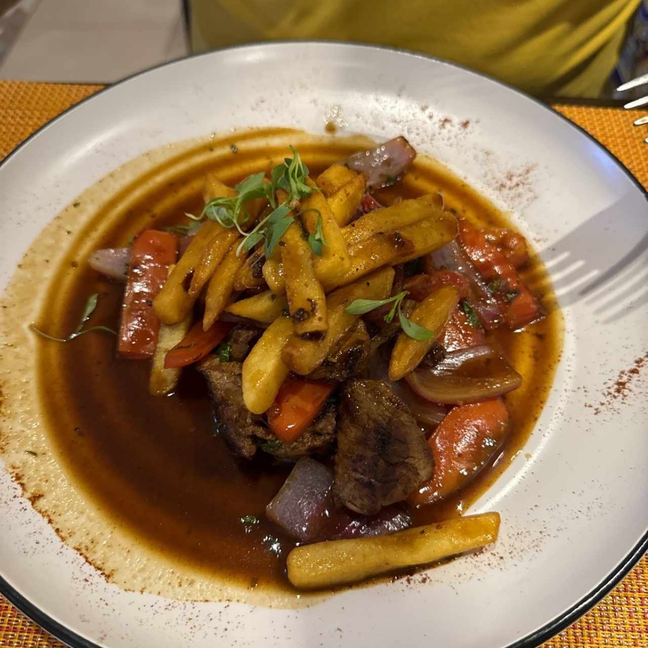 Carnes - Lomo Saltado