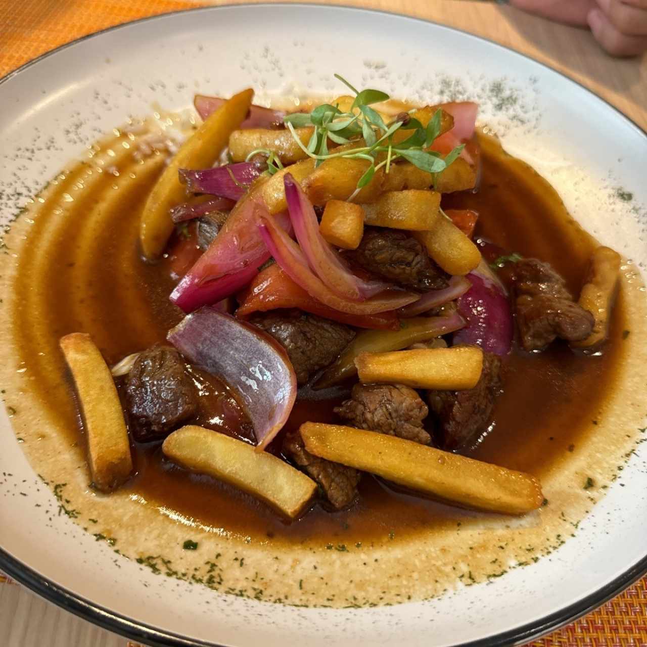 Carnes - Lomo Saltado