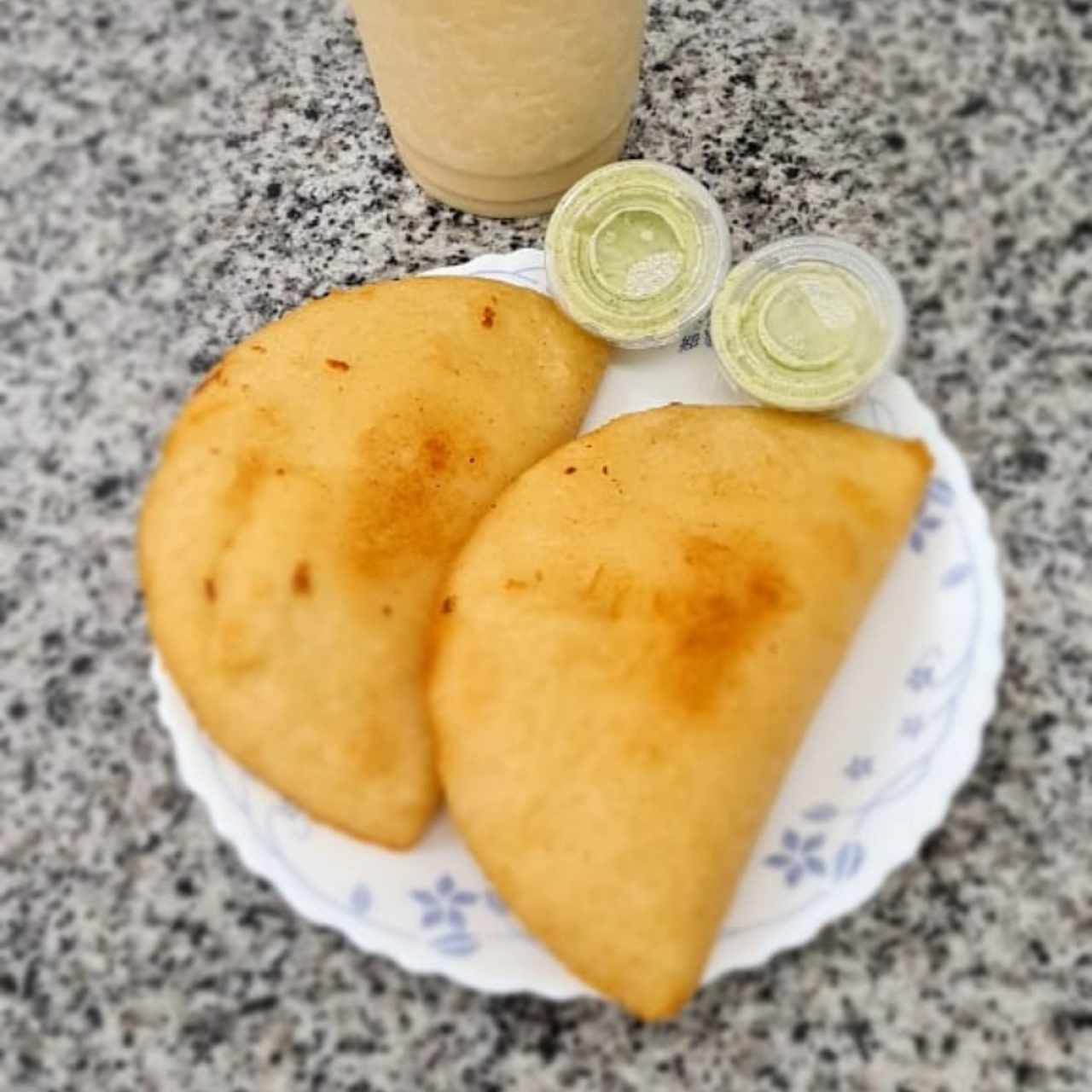 Empanada de carne mechada