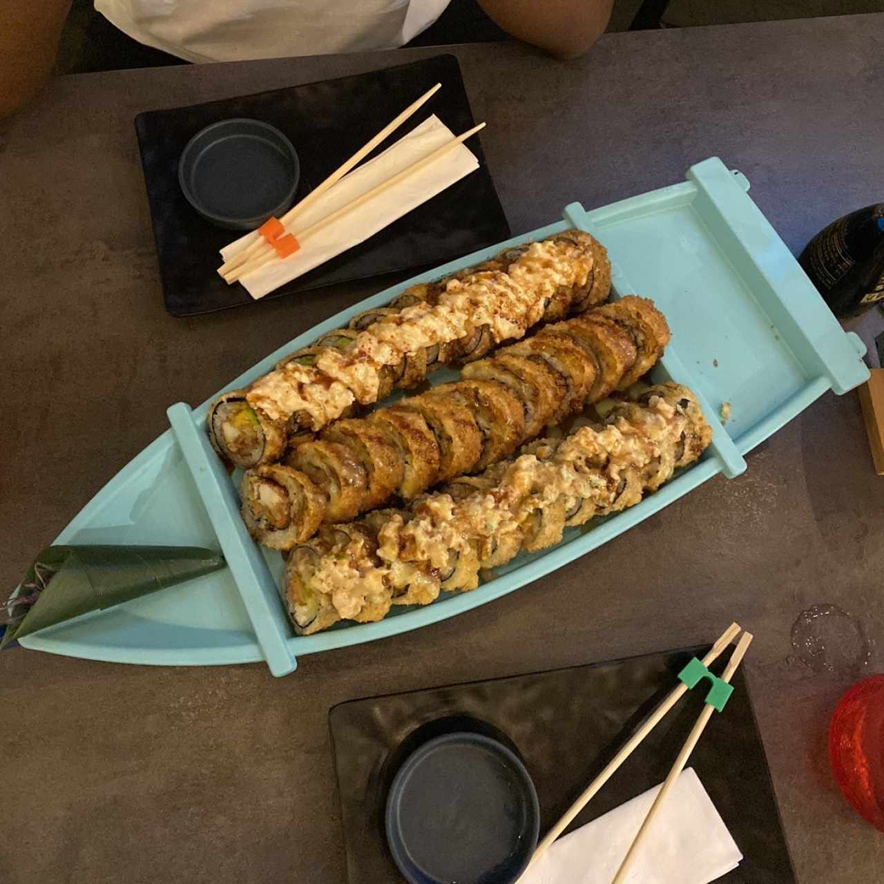 Barco de sushi, kung fu panda, canalero y lava roll😍👌🏼