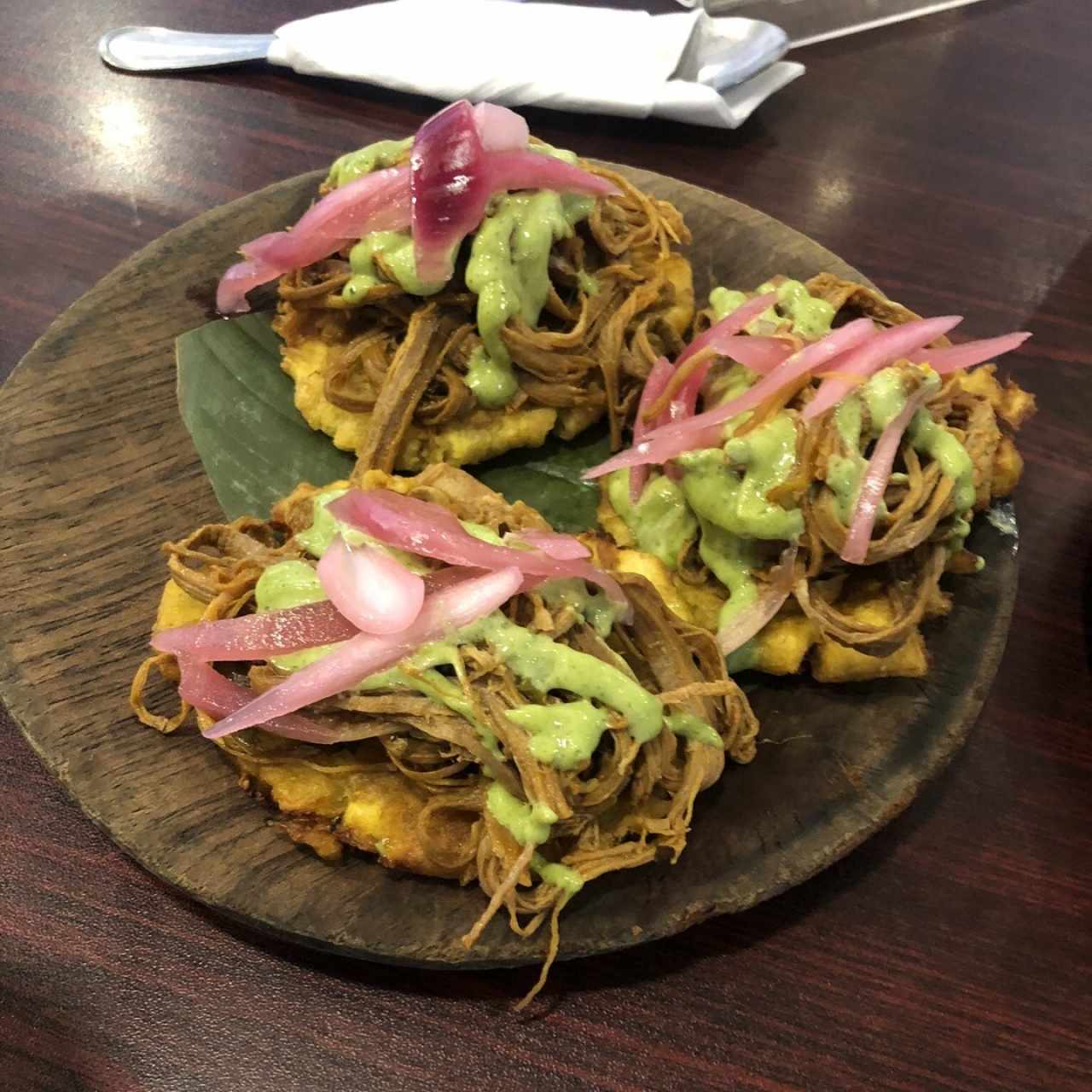 Patacones con ropa vieja