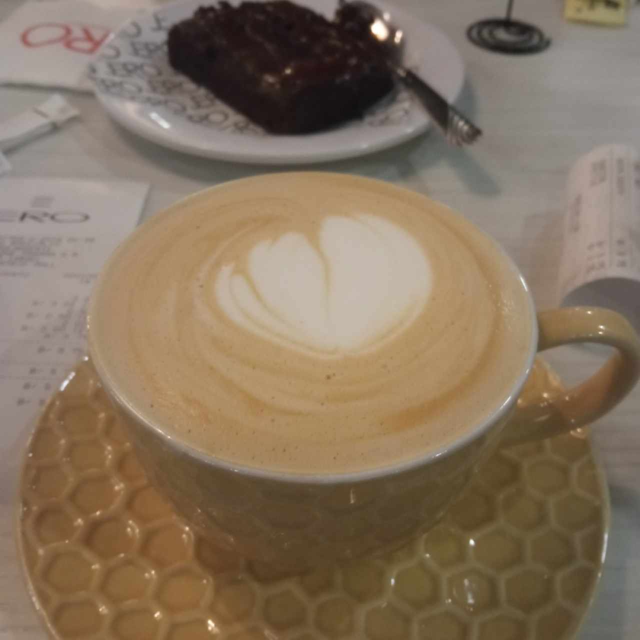 Latte pequeño con avellana